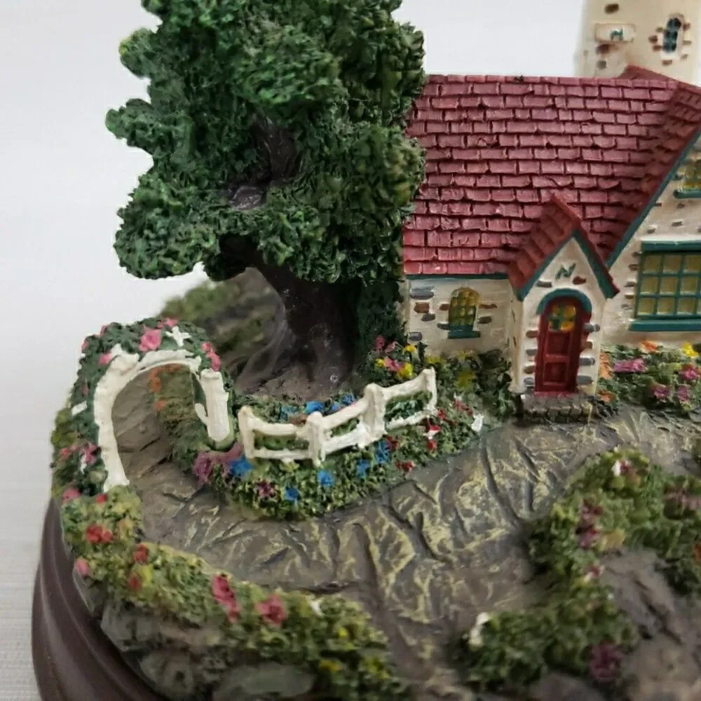 Thomas Kinkade Beacon of Hope Seaside Memories Lighted Lighthouse Figurine